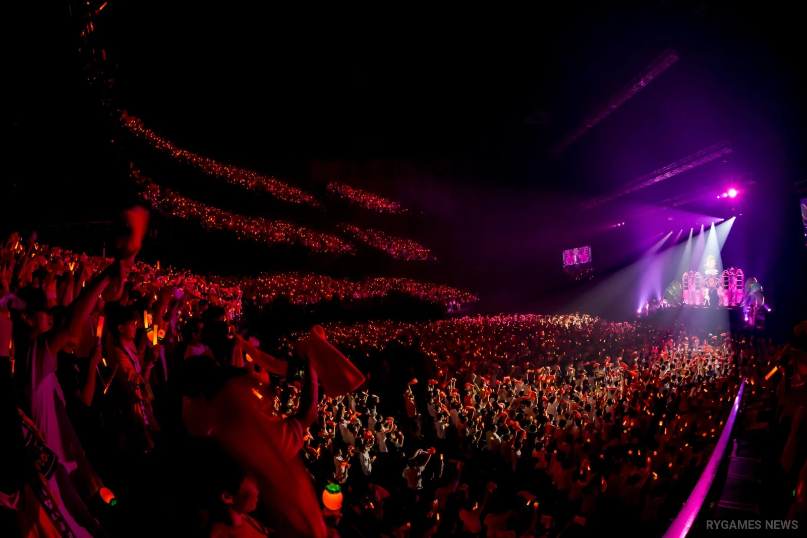 桃鈴ねね ライブコンサートステージビジュアル。 - gambar 6